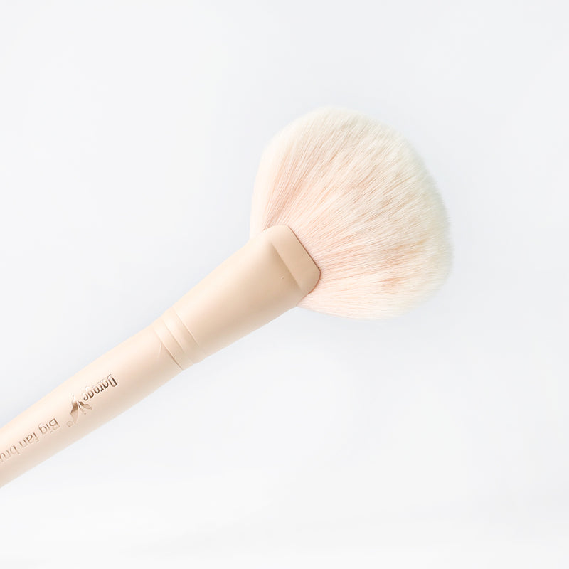 Mumuso Big Powder Brush - K001