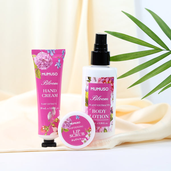 Mumuso Nourishing Body Care Gift Set (30 Ml Hand Cream, Body Lotion, Lip Scrub)